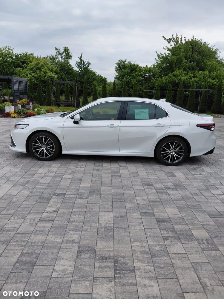 Toyota Camry 2.5 Hybrid Executive CVT - 2