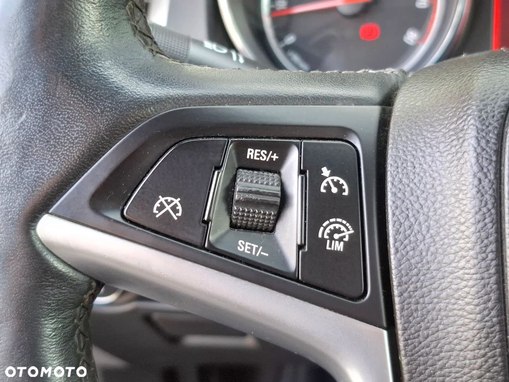 Opel Astra 1.4 Turbo Exklusiv - 23