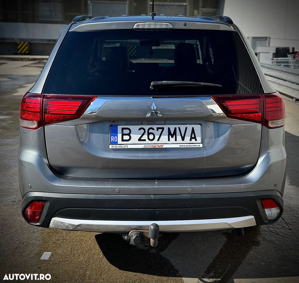 Mitsubishi Outlander - 4