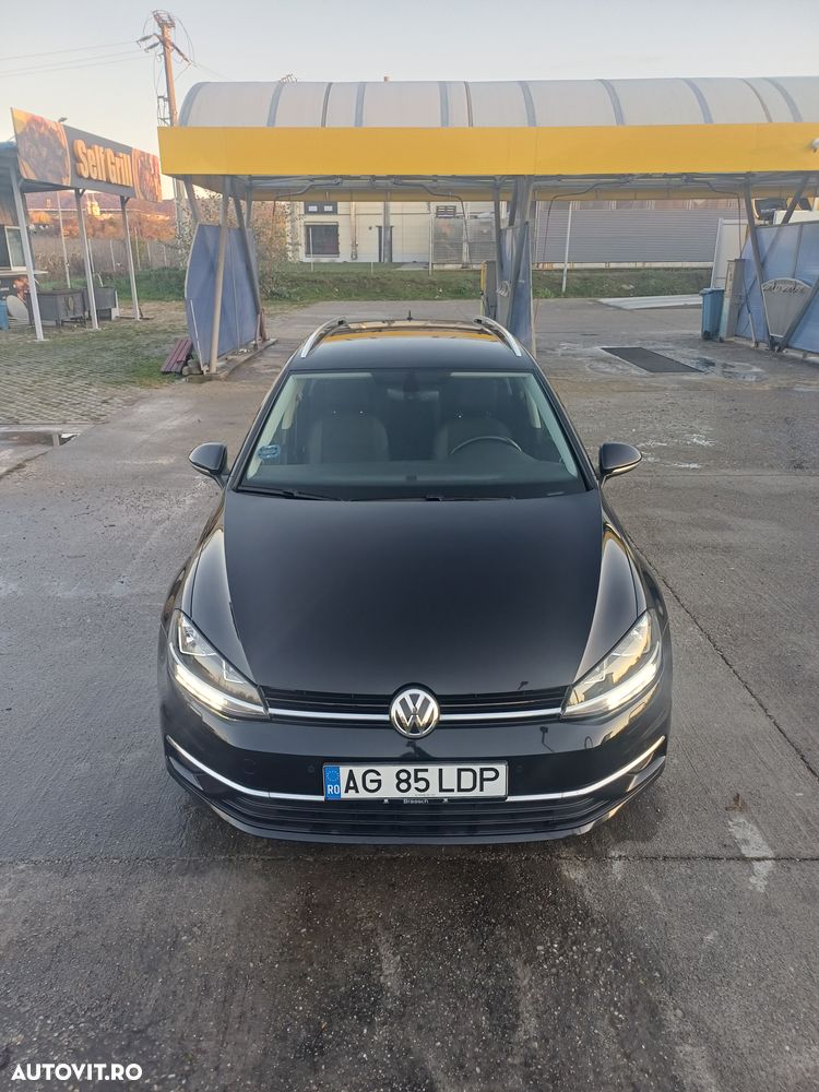 Volkswagen Golf - 1