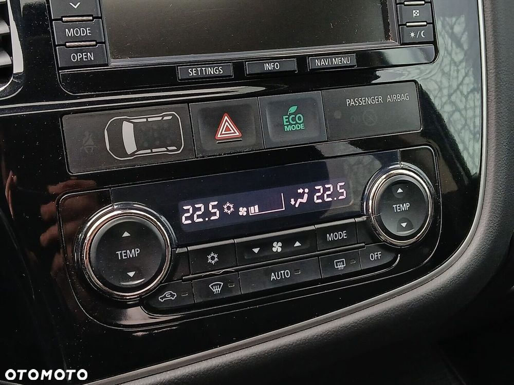 Mitsubishi Outlander - 24