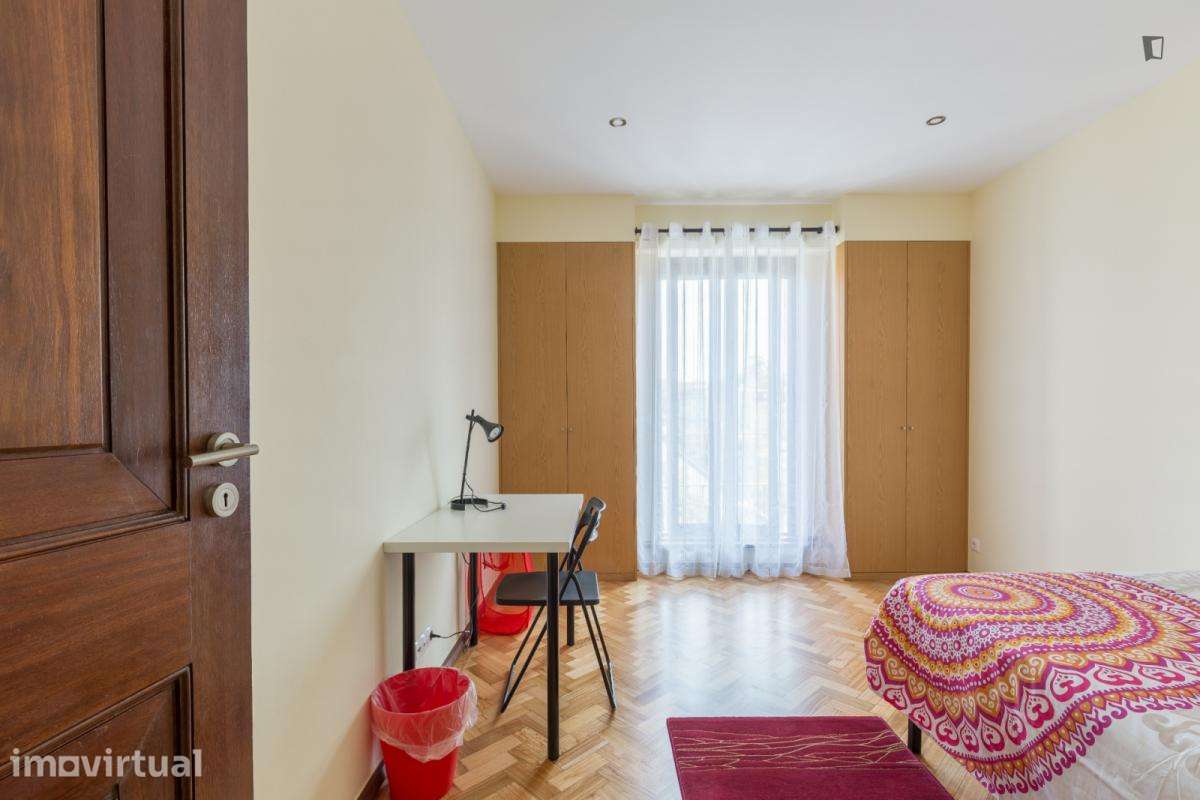 Quarto - localizado em Miragaia Porto - Grande imagem: 2/15