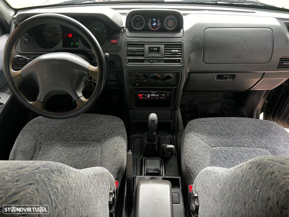 Mitsubishi Pajero 2.8 TD GLS - 17