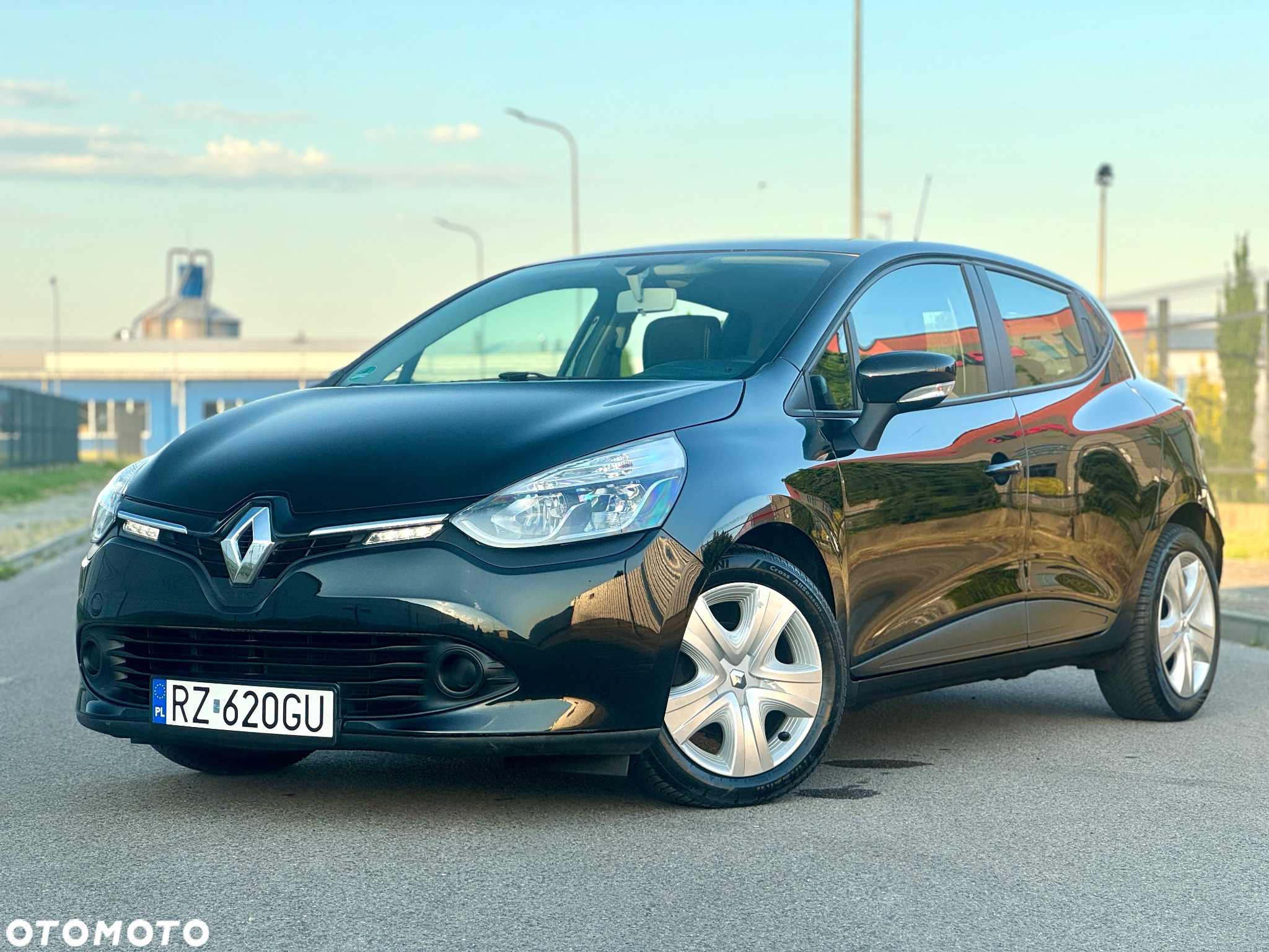 Renault Clio 1.2 16V 75 Life - 10