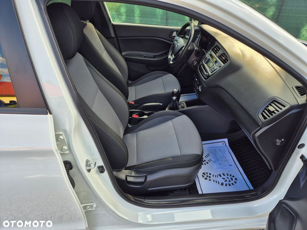 Hyundai i20 1.2 Passion - 25