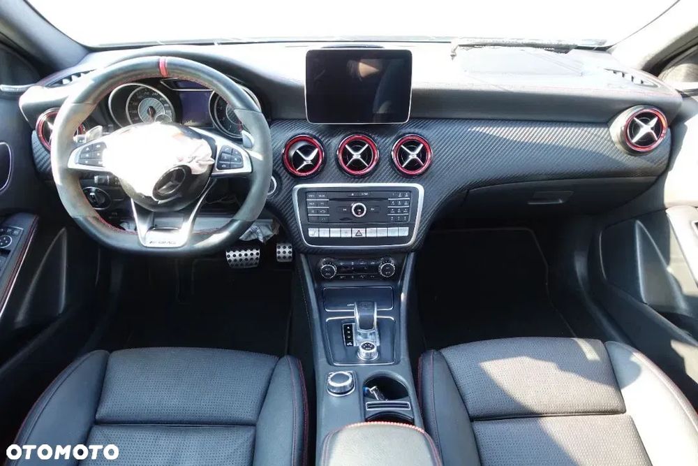 Mercedes-Benz Klasa A AMG 45 4Matic AMG Speedshift 7G-DCT PETRONAS 2015 World Champion Edition - 16