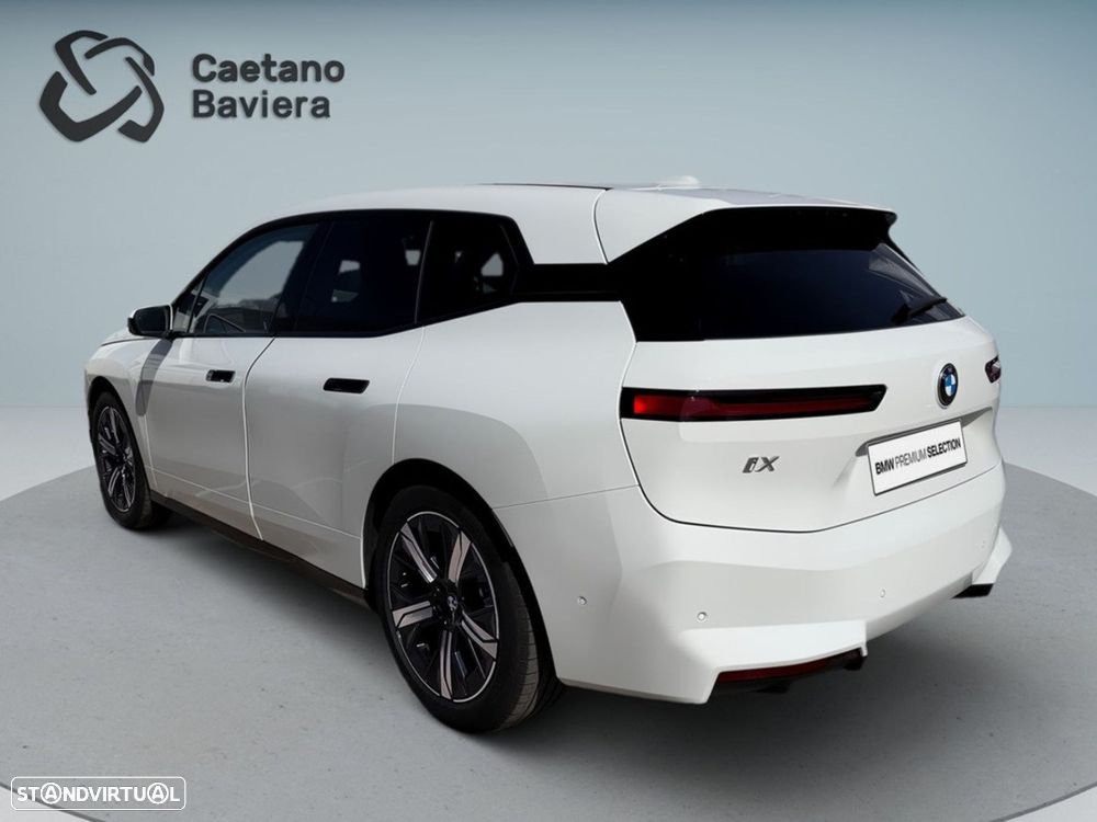 BMW ix xDrive 45 - 6