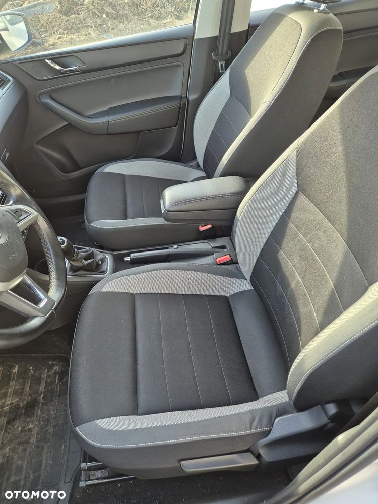 Skoda RAPID - 13