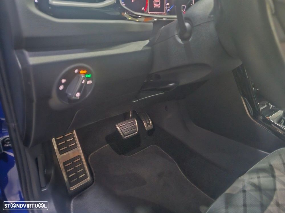 VW T-Roc 2.0 TDI R-Line DSG - 23