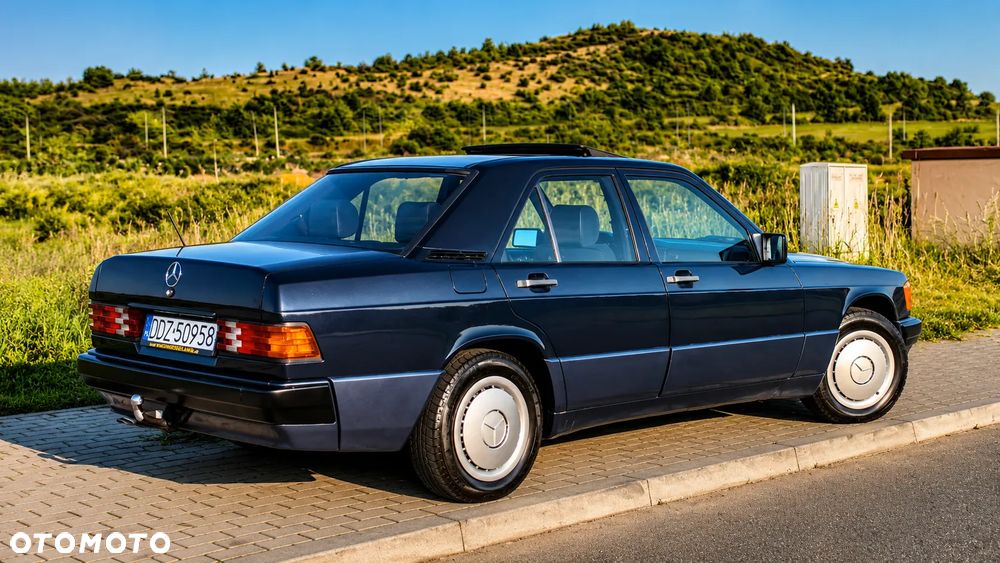 Mercedes-Benz W201 (190) - 4