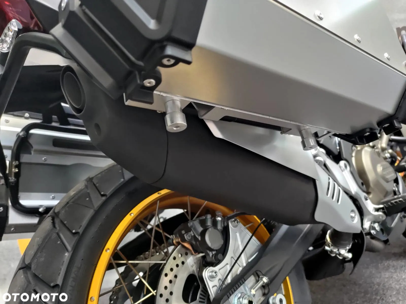 QJMOTOR SVT 650X - 27