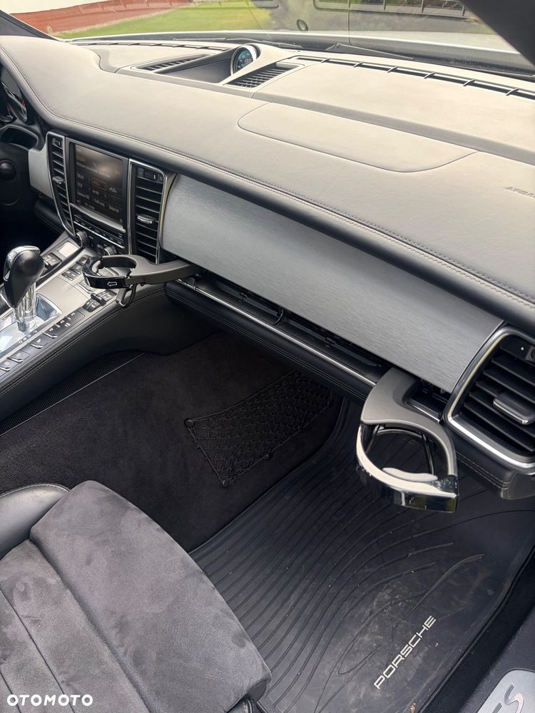 Porsche Panamera GTS - 14