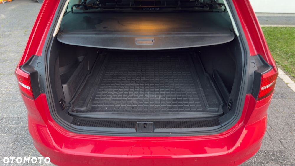 Volkswagen Passat - 11