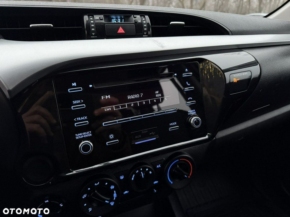 Toyota Hilux 2.4 D-4D Double Cab DLX 4x4 - 20