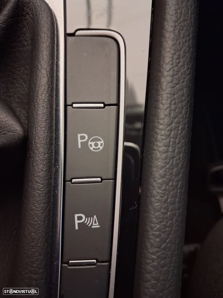 VW Golf 1.6 TDI SCR IQ.DRIVE - 21