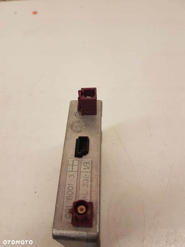 WZMACNIACZ ANTENY AUDI A4 A5 A6 Q5 8E0035456D - 3