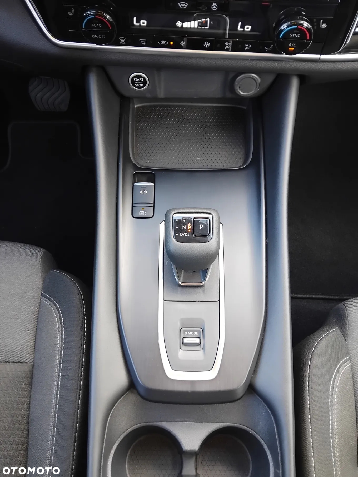 Nissan Qashqai 1.3 DIG-T mHEV N-Connecta Xtronic - 8