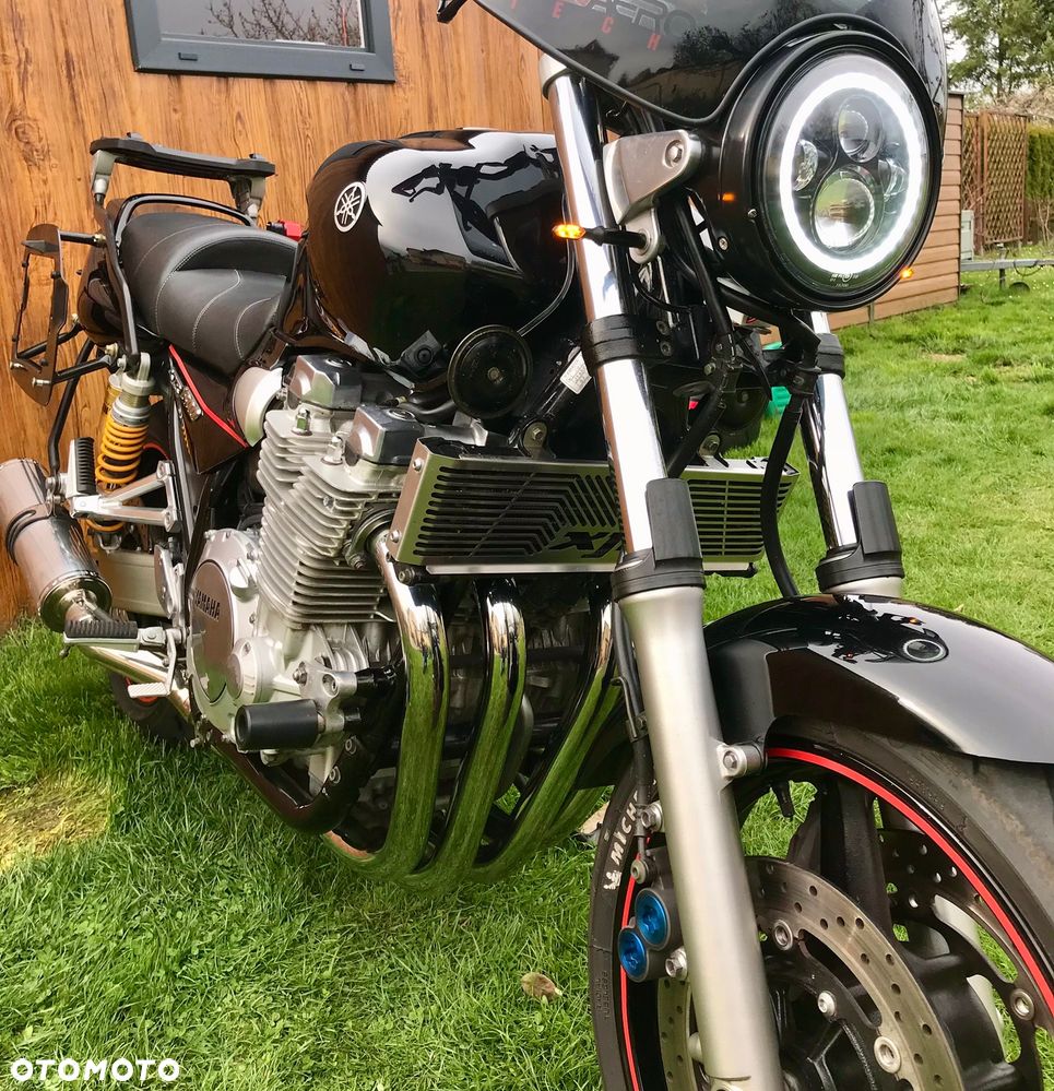Yamaha XJR - 1
