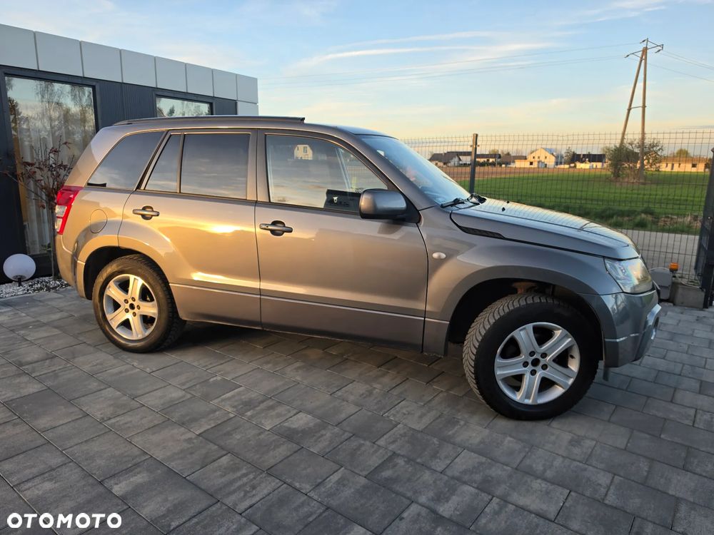Suzuki Grand Vitara 2.0 - 5