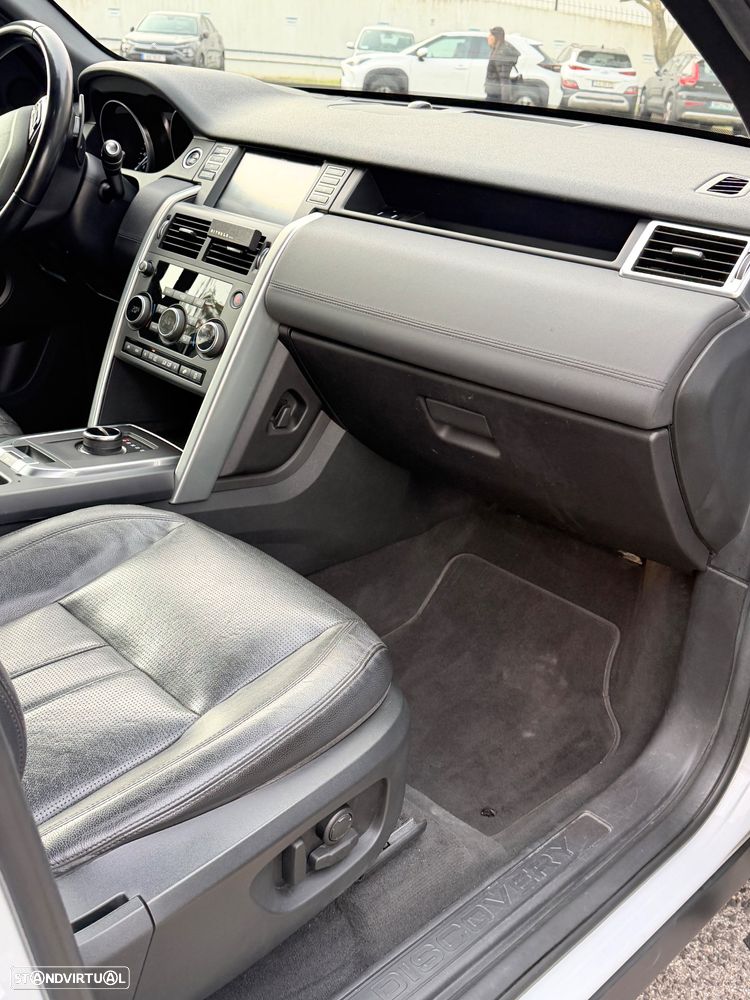 Land Rover Discovery Sport 2.0 TD4 HSE Luxury 7L Auto - 14