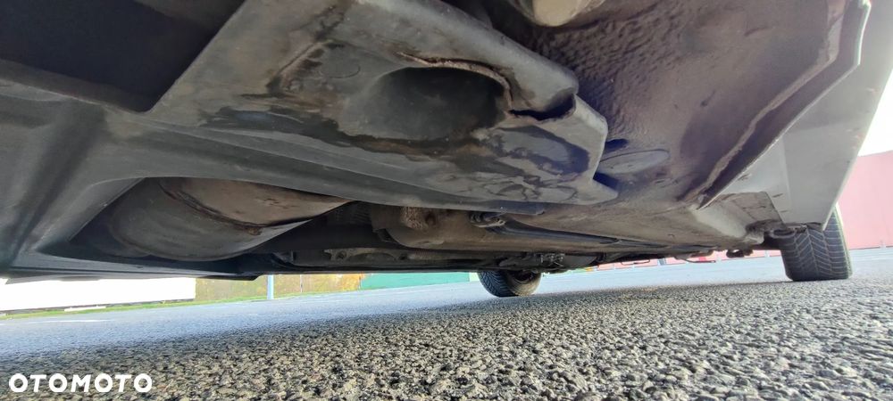 Volkswagen Passat 1.6 CL - 23