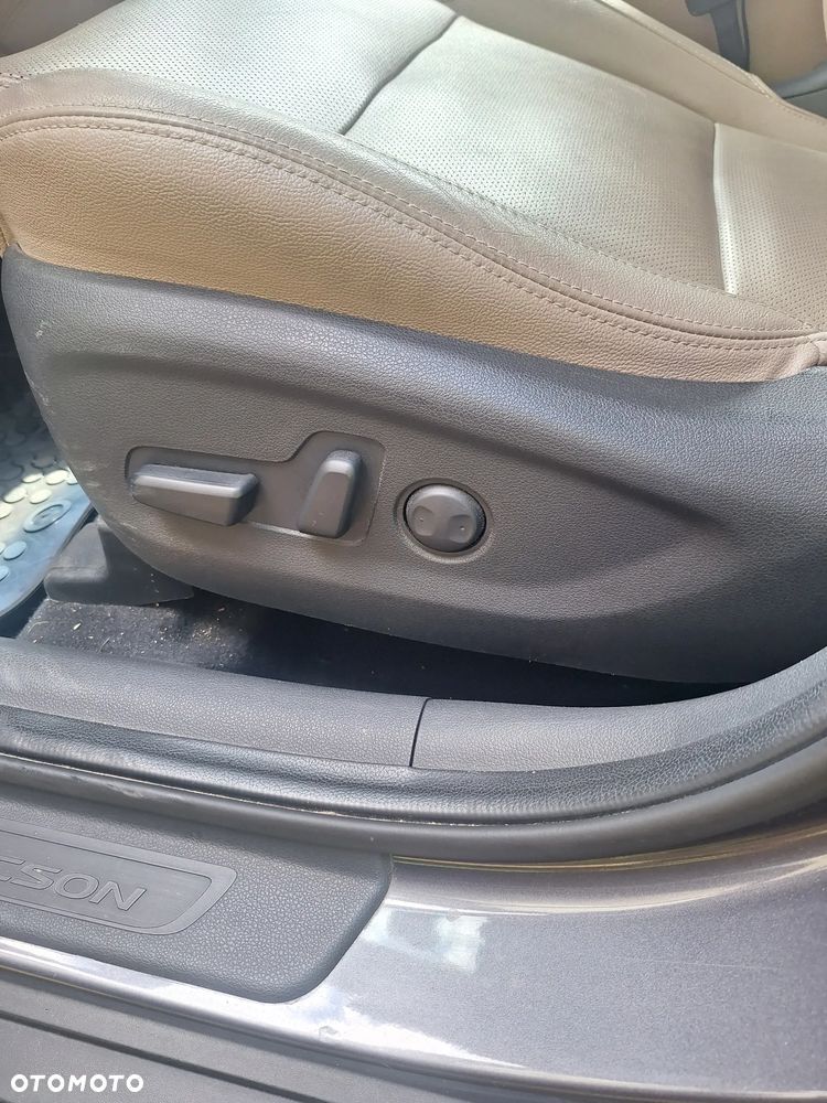 Hyundai Tucson - 13