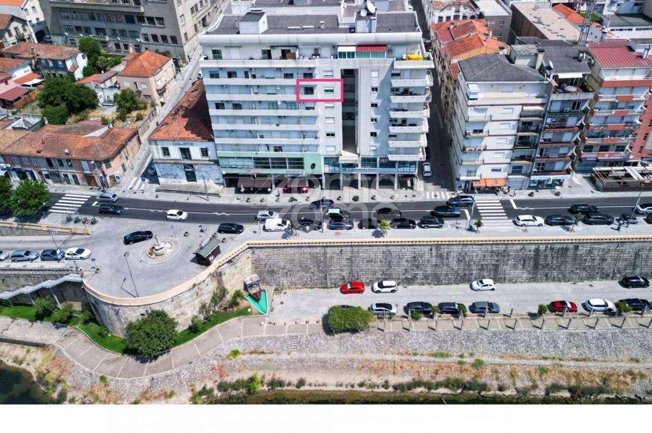 Apartamento T2 c/ Vista Privilegiada sobre o Rio Douro – Peso da Ré... - Grande imagem: 3/29