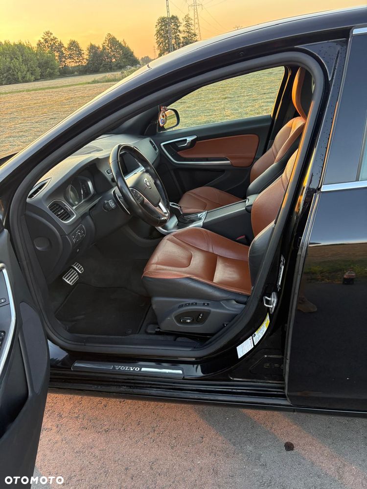 Volvo S60 T6 AWD Drive-E R-Design Momentum - 9