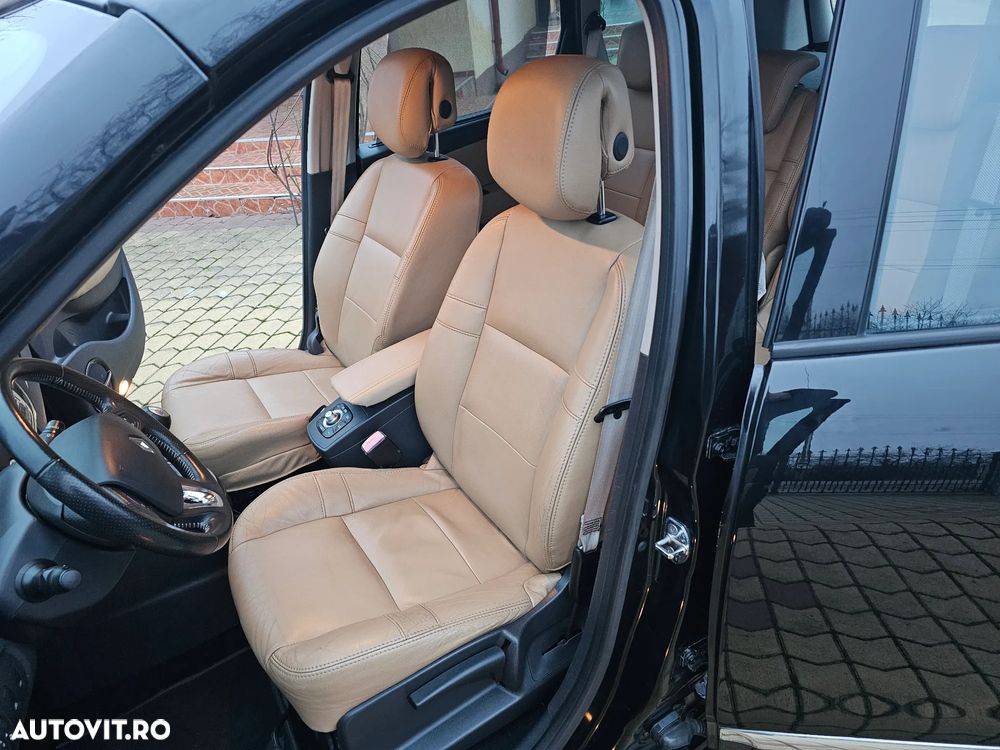 Renault Grand Scenic ENERGY dCi 130 Start & Stop Bose Edition - 21