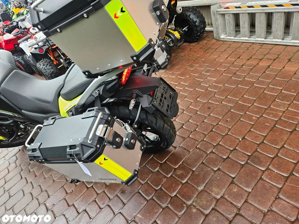 QJMOTOR SVT 650 - 21