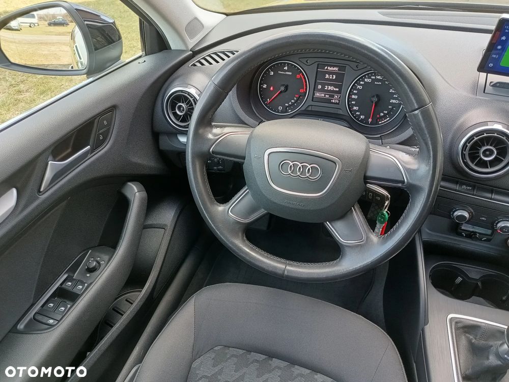 Audi A3 Limousine 1.6 TDI Attraction - 11