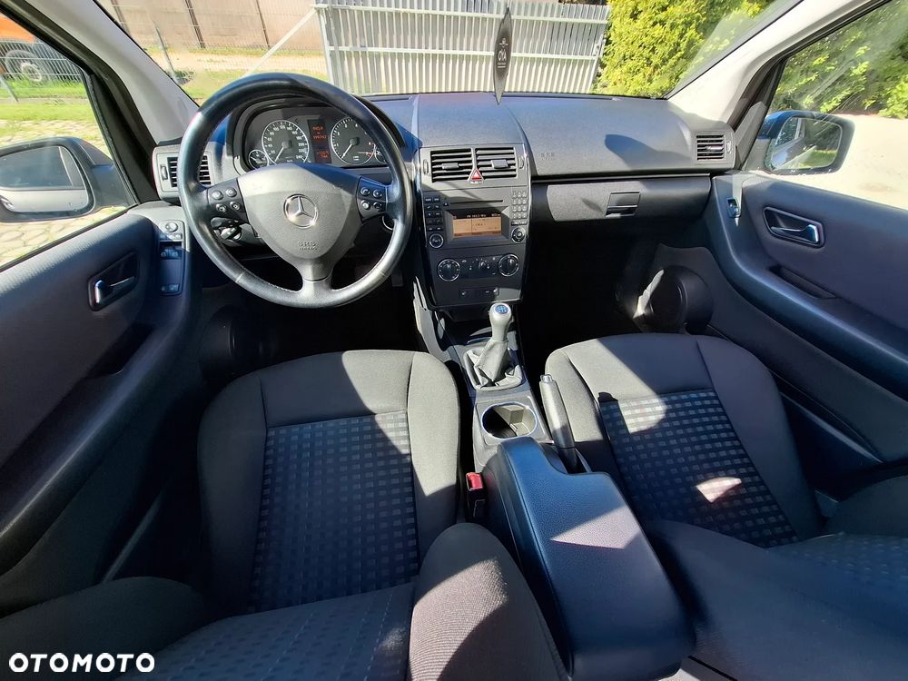 Mercedes-Benz Klasa A 180 BlueEfficiency - 9
