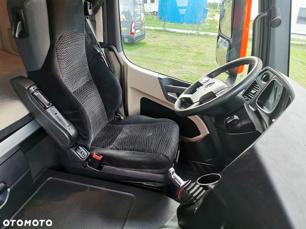 Mercedes-Benz Actros - 7