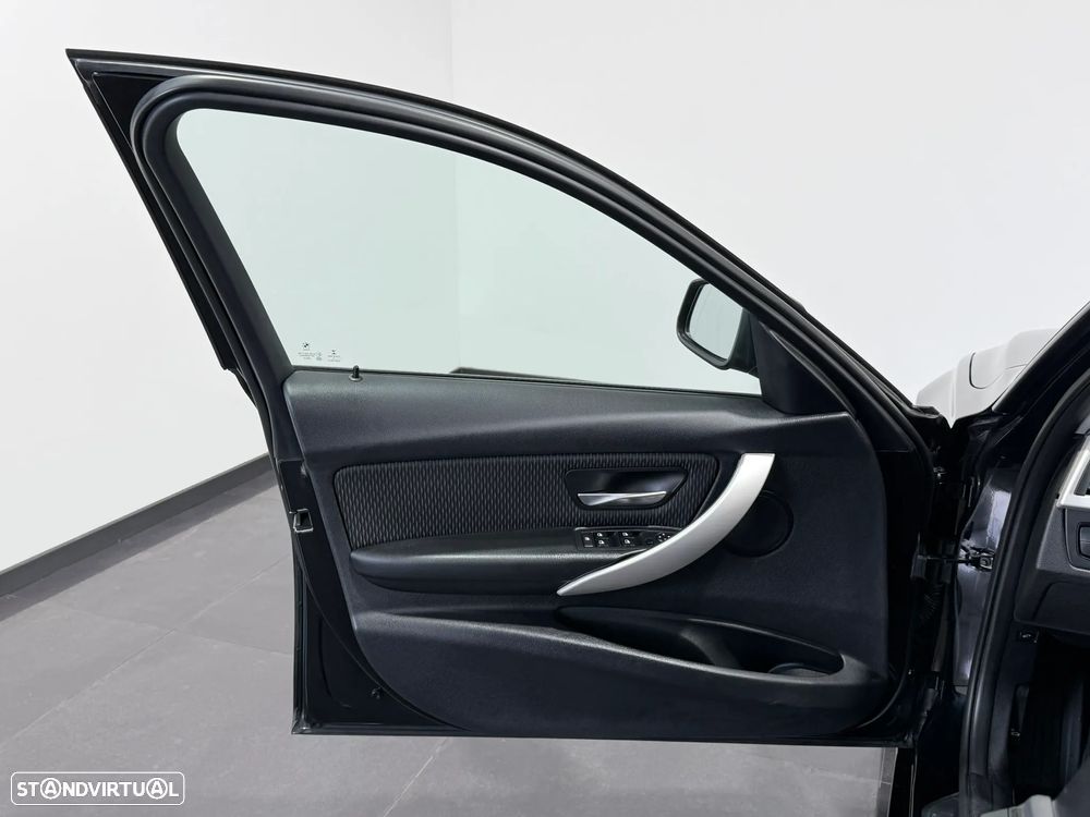 BMW 318 d Line Luxury - 16