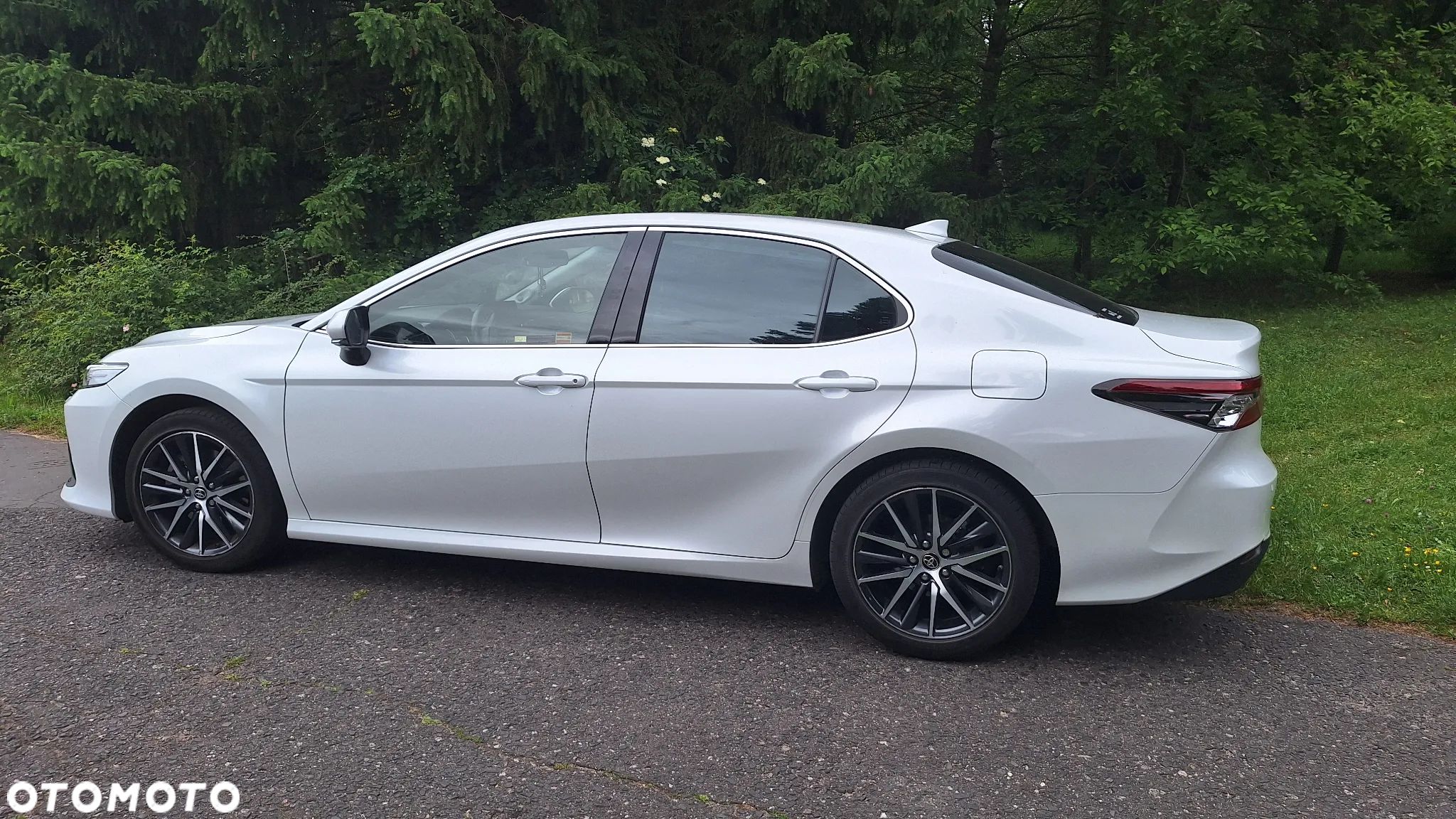 Toyota Camry 2.5 Hybrid Executive CVT - 1