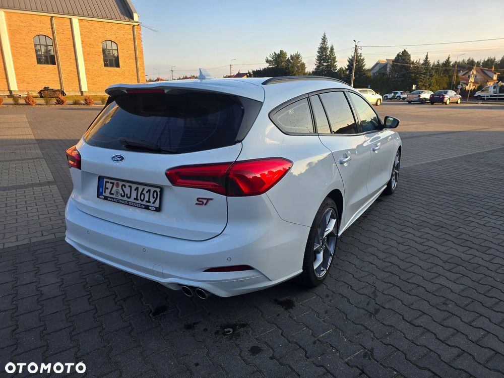 Ford Focus SW 2.0 EcoBlue ST - 6