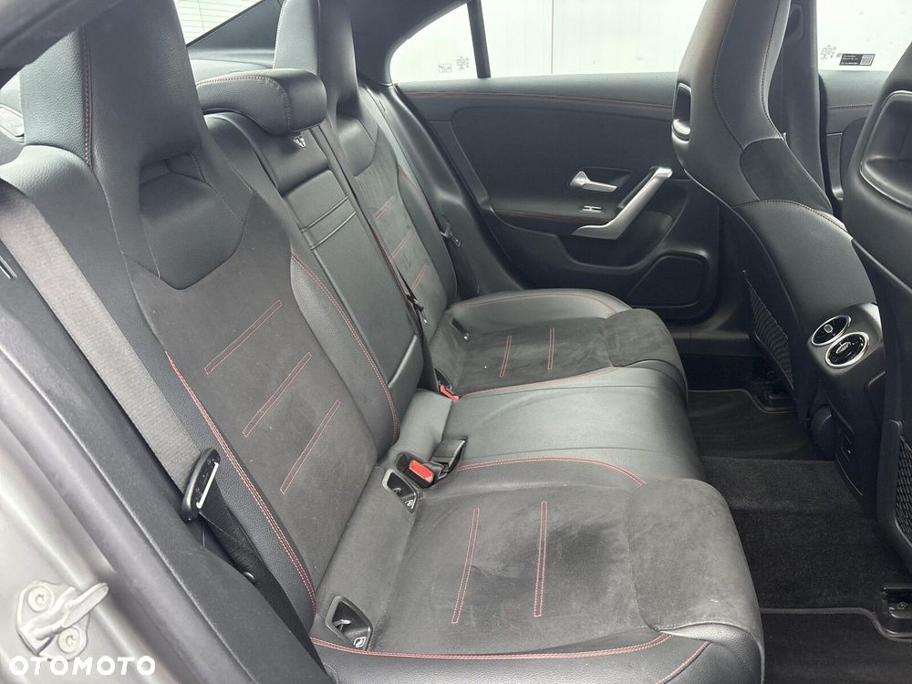 Mercedes-Benz CLA - 21