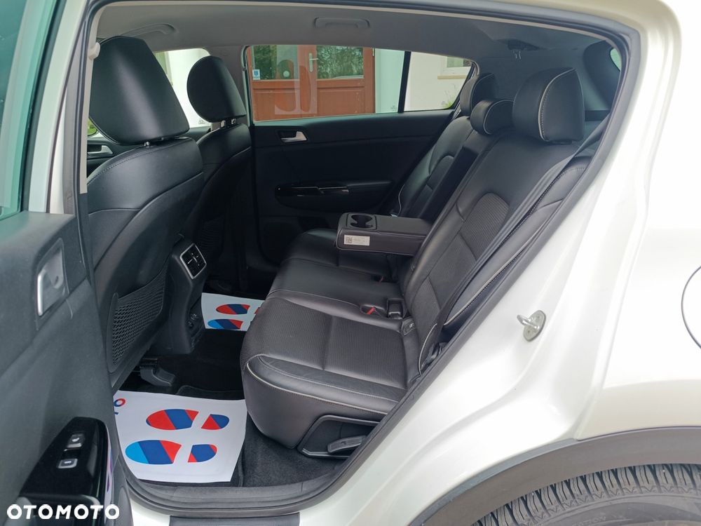 Kia Sportage 1.7 CRDI 2WD Dream-Team Edition - 35
