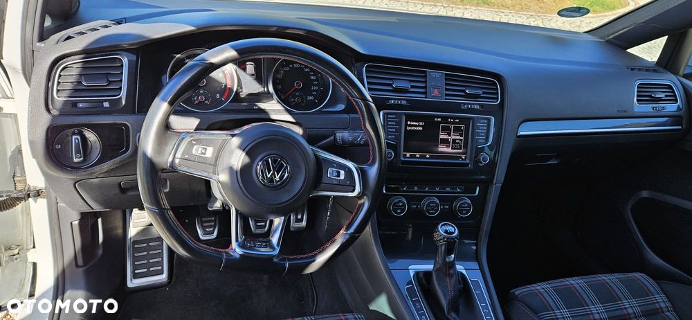 Volkswagen Golf GTI Performance BlueMotion Technology - 13