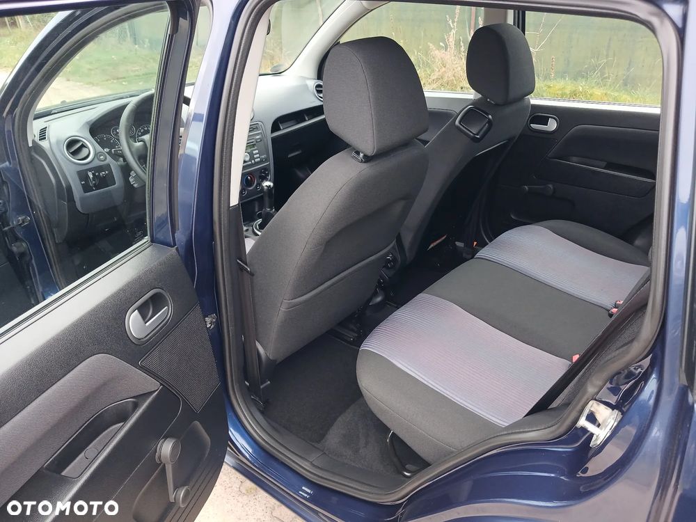 Ford Fusion - 18