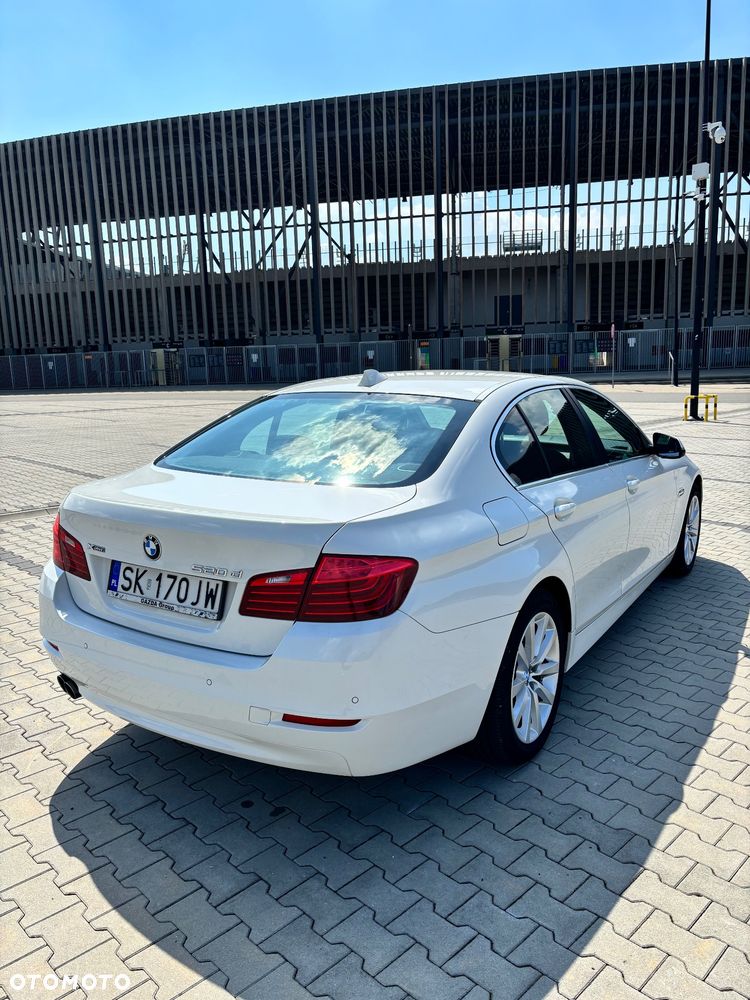 BMW Seria 5 520d xDrive - 7