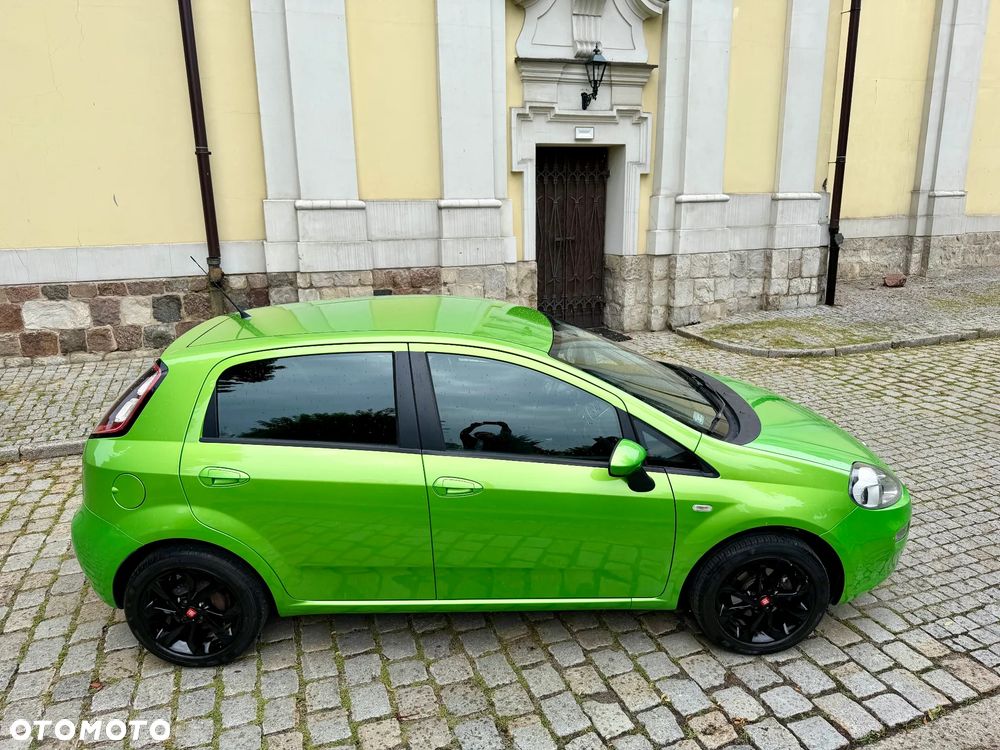Fiat Punto 1.4 Young - 23