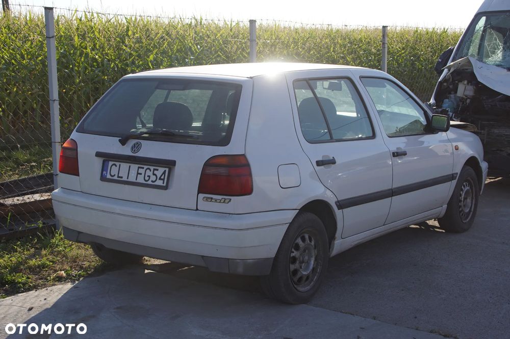 Auto na części - Volkswagen Golf III 1.4 8V 60 KM AEX DGL LB9A 1996R Silnik Skrzynia Drzwi Szyba Lusterko Błotnik Klapa Zderzak Deska Kokpit Sterownik Moduł Czujnik Licznik Kierownica - 4