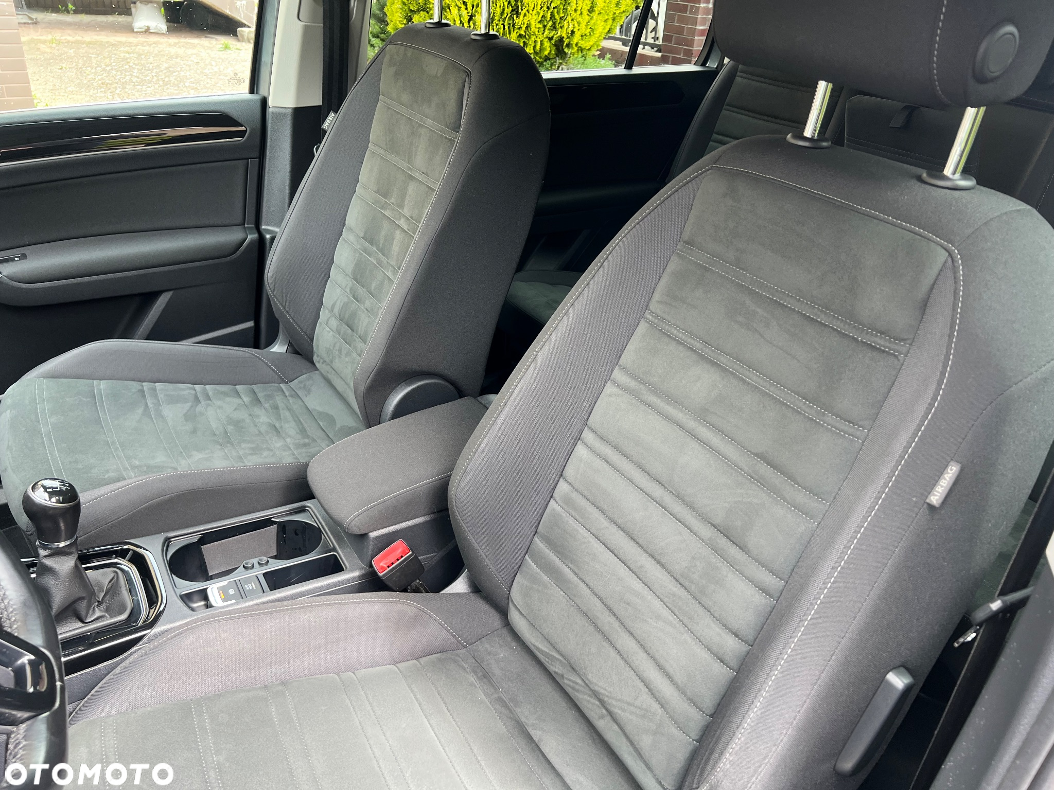 Volkswagen Touran 1.4 TSI BMT Highline - 32