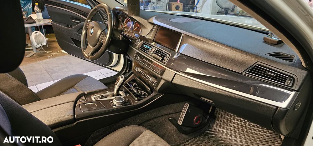 BMW Seria 5 520d Touring Aut. - 3