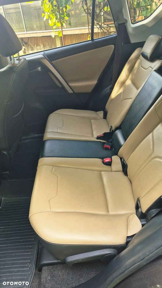 Toyota RAV4 2.0 D-4D Prestige - 25
