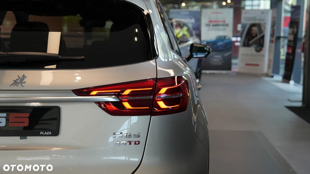 Hongqi HS5 - 10
