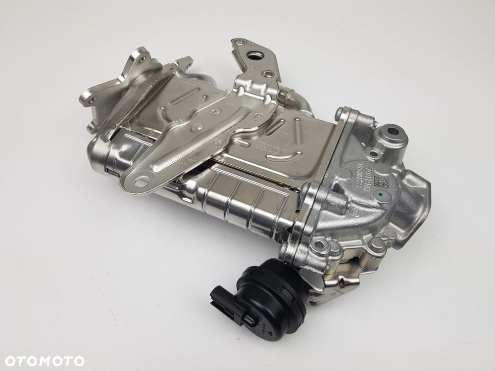 NOWA ORYGINALNA Chłodnica Chłodniczka spalin EGR Mercedes w213 w222 2.0 CDI - 8