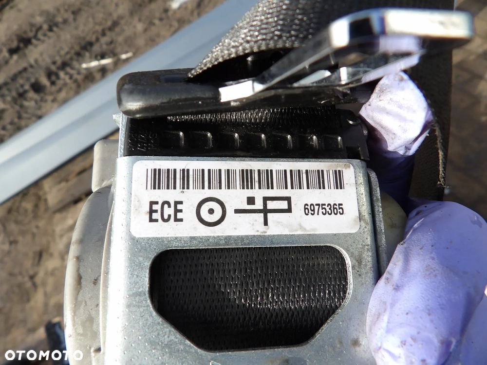 BMW - E90 - PAS BEZPIECZEŃSTWA - PRAWY TYŁ - 6975365 - 2