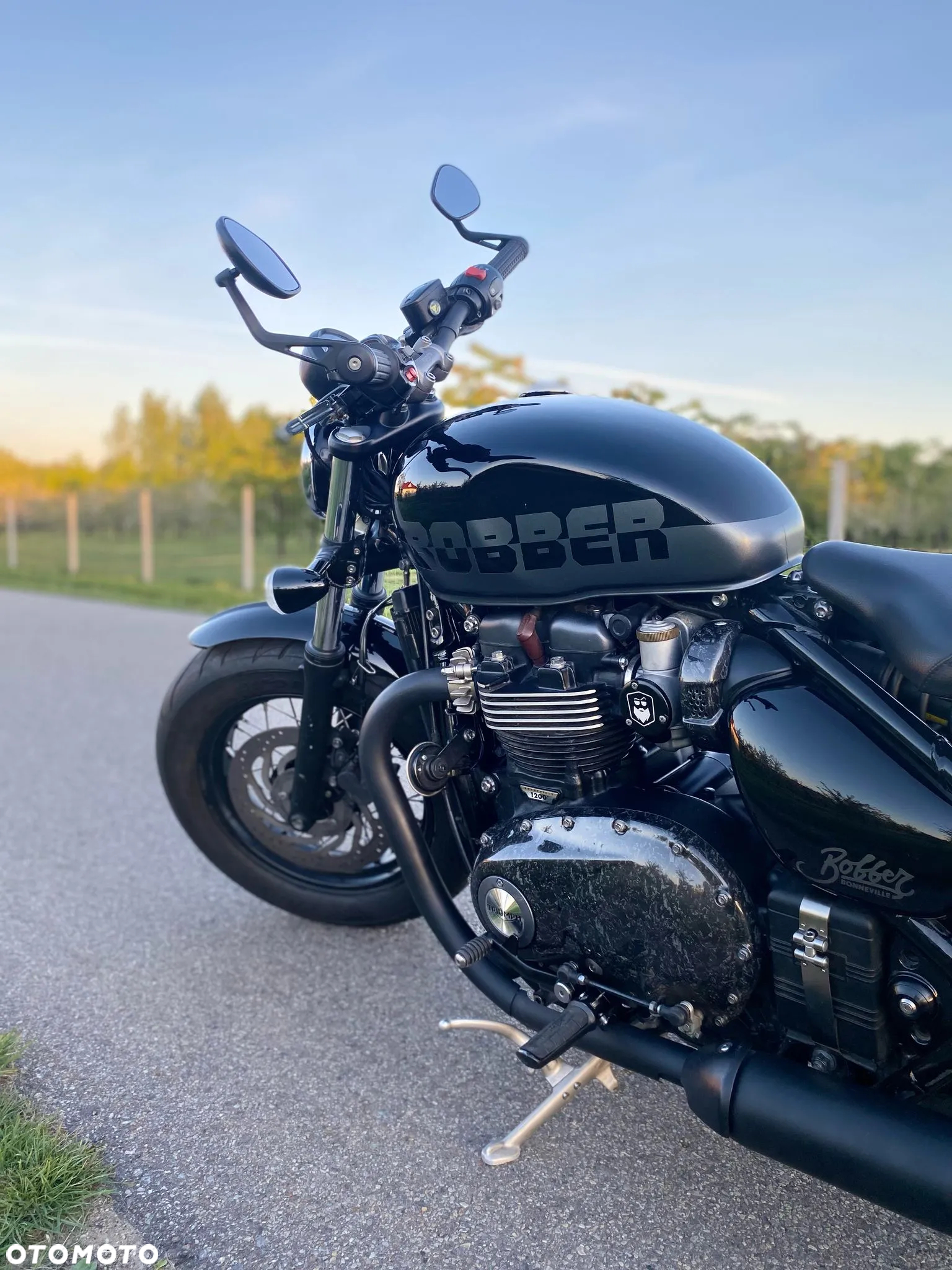 Triumph Bonneville Bobber - 10